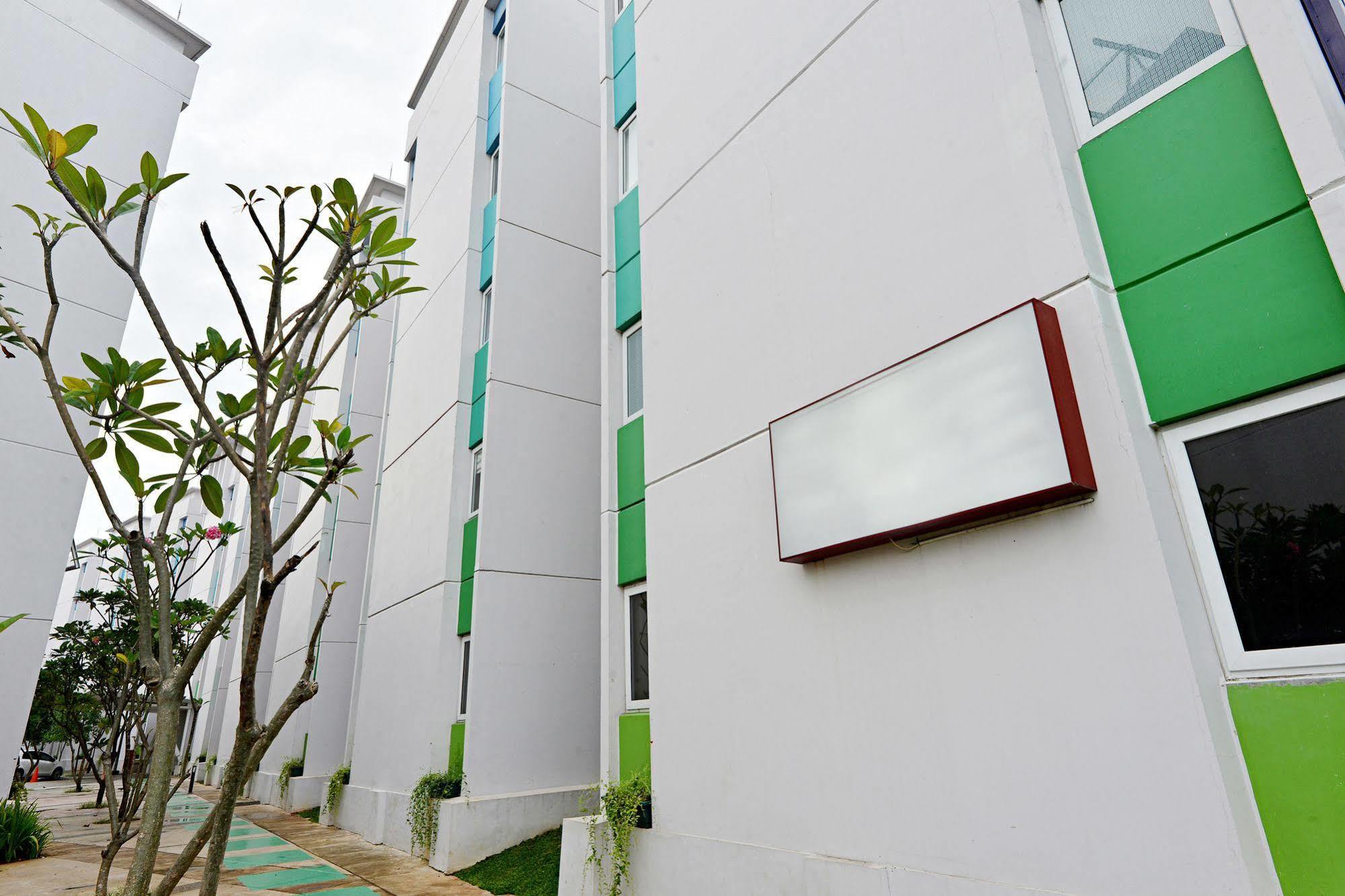Zen Rooms Basic Tangerang Aeropolis Kültér fotó