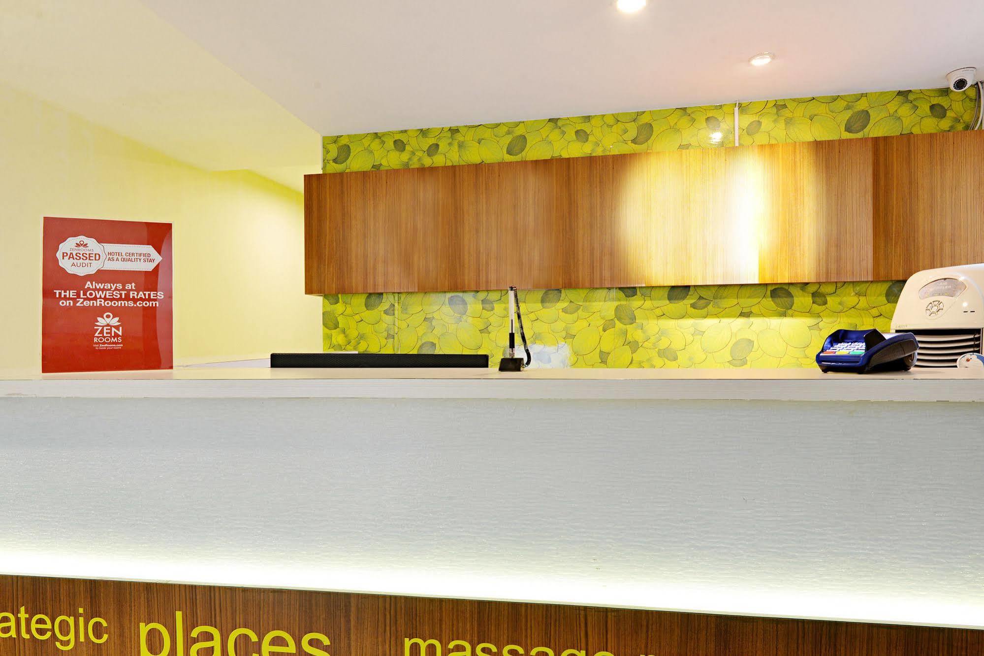 Zen Rooms Basic Tangerang Aeropolis Kültér fotó